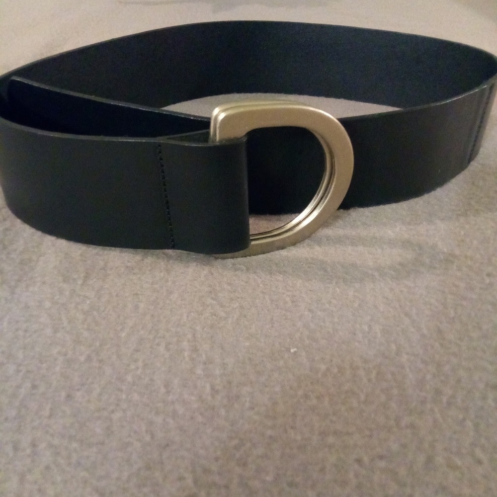 Moda International Women's belt.